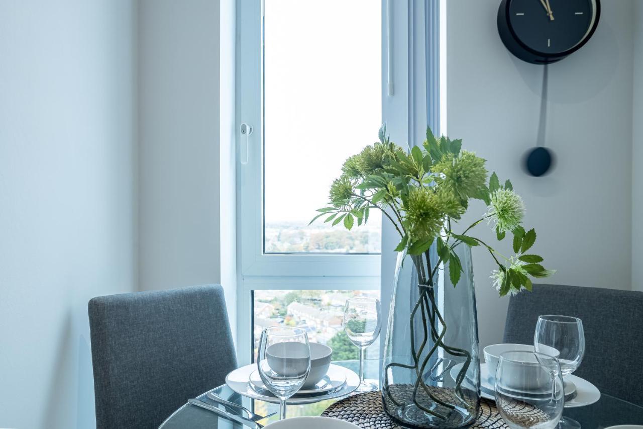 Luxe Apartments Bracknell Near Ascot, Legoland, Windsor, Lexicon - Free Parking & Gym المظهر الخارجي الصورة