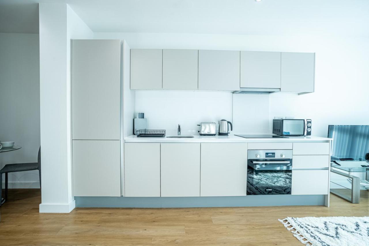Luxe Apartments Bracknell Near Ascot, Legoland, Windsor, Lexicon - Free Parking & Gym المظهر الخارجي الصورة